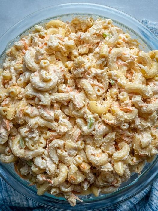 Sałatka hawajska Mac z food trucka