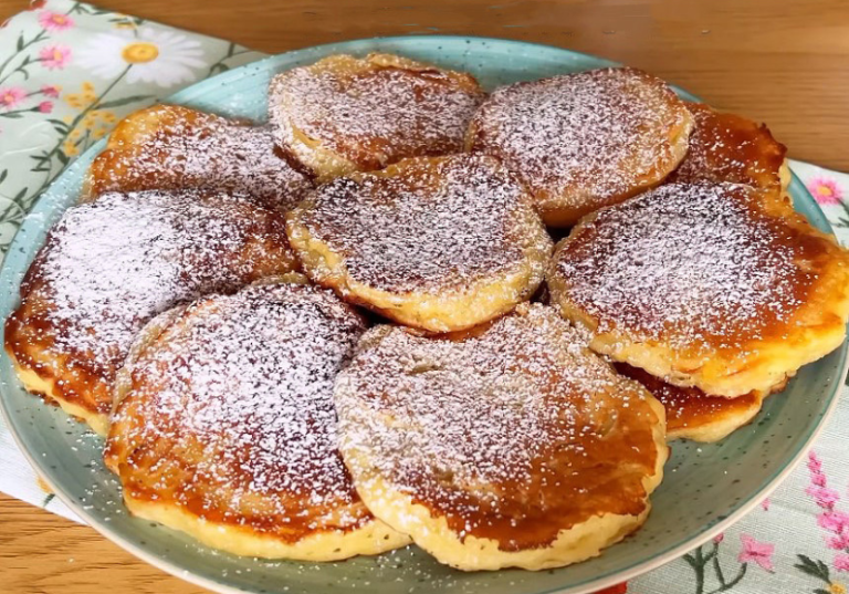 Szybkie placki z jabłkami, takie jakie robiła babcia, wyczarowane w zaledwie 3 minuty!