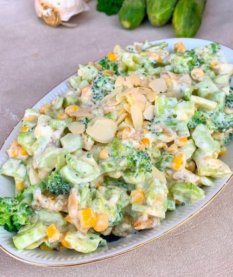 🥗 Zielona sałatka z brokułem 🥦🍗